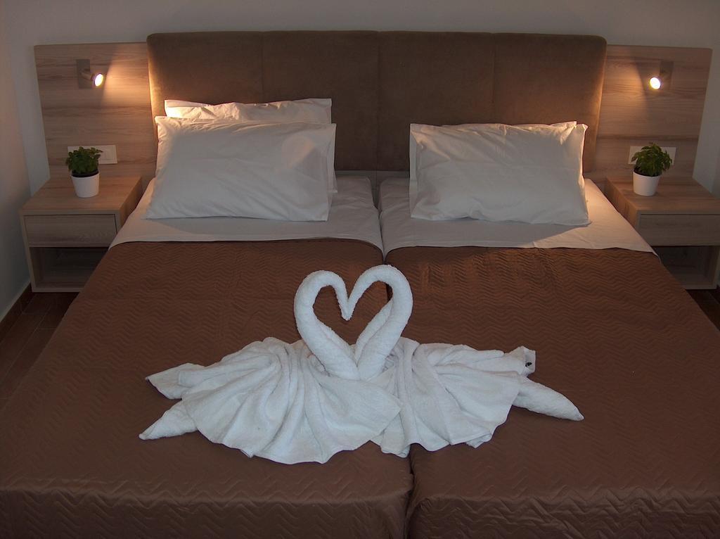 Gerona Mare Apartments Gerani  Room photo